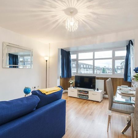 Spacious 3 Bed 1 Bath Hse W Guest Toilet W Parking Near Excel - E16 Londra Dış mekan fotoğraf
