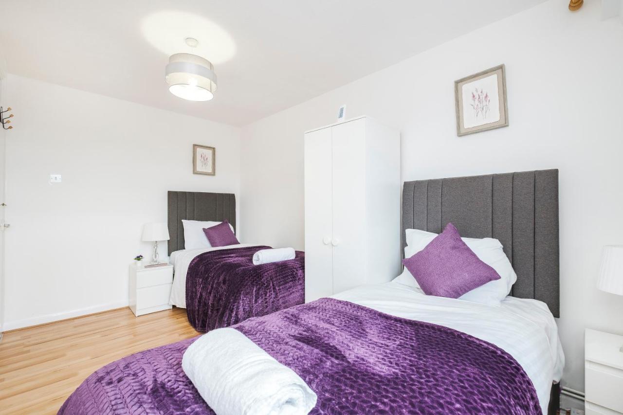 Spacious 3 Bed 1 Bath Hse W Guest Toilet W Parking Near Excel - E16 Londra Dış mekan fotoğraf