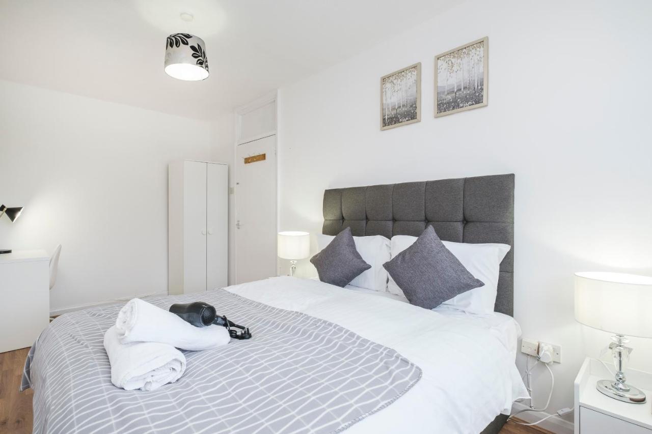 Spacious 3 Bed 1 Bath Hse W Guest Toilet W Parking Near Excel - E16 Londra Dış mekan fotoğraf