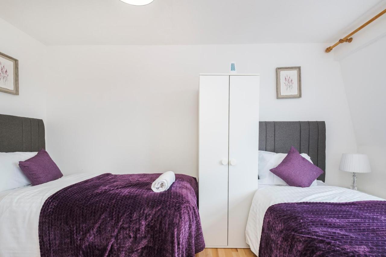 Spacious 3 Bed 1 Bath Hse W Guest Toilet W Parking Near Excel - E16 Londra Dış mekan fotoğraf