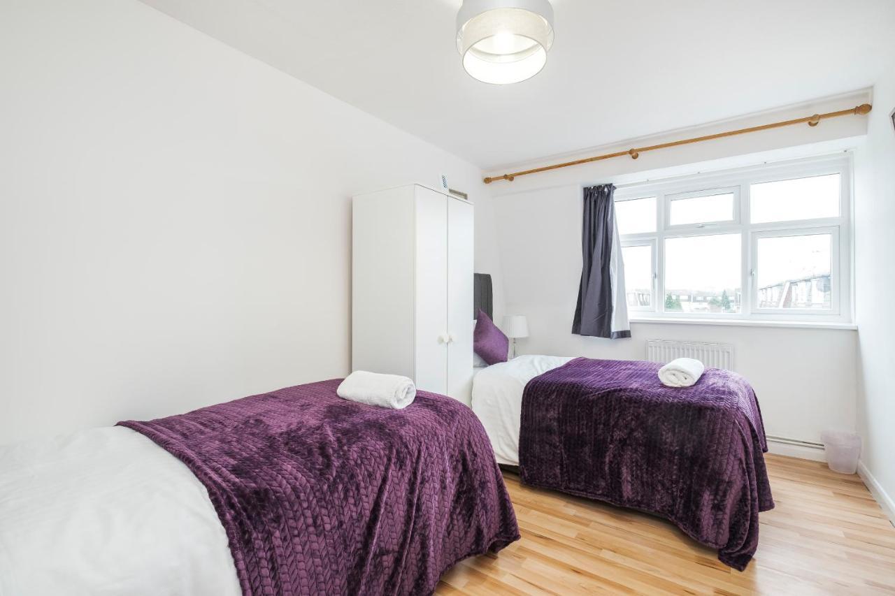 Spacious 3 Bed 1 Bath Hse W Guest Toilet W Parking Near Excel - E16 Londra Dış mekan fotoğraf